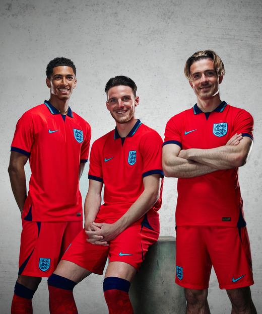 Новая форма сборной Англии на сезон 2022/23