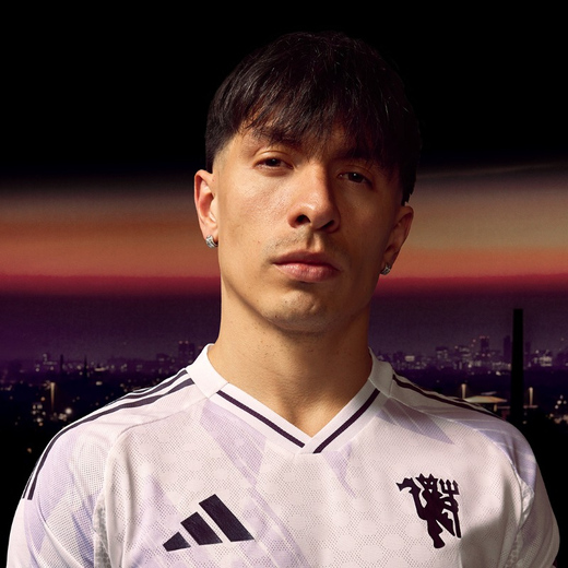 Новая выездная форма Манчестер Юнайтед на сезон 2025/26 Новая выездная форма Манчестер Юнайтед на сезон 2025/26