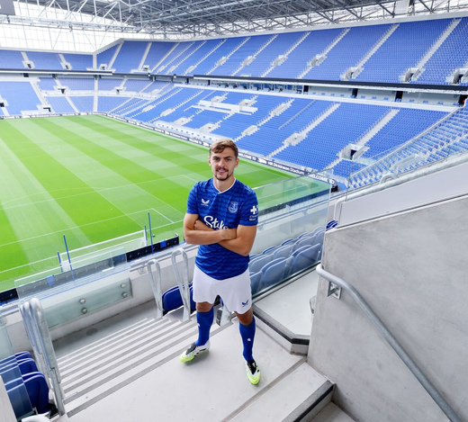 Кирнан Дьюсбери-Холл Кирнан Дьюсбери-Холл