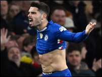 ����� ����